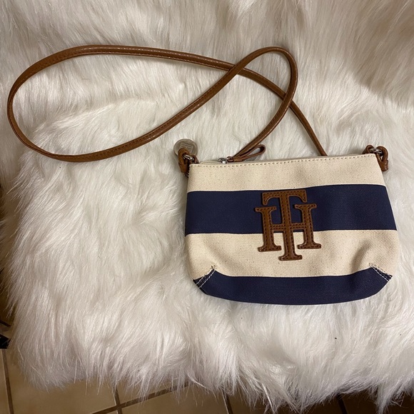 tommy hilfiger small purse
